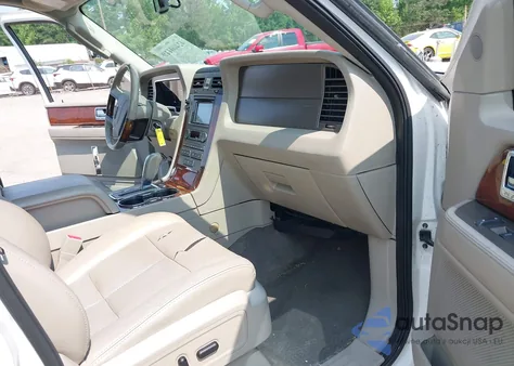 2013 Lincoln Navigator z USA, uszkodzony, nr VIN 5LMJJ2J58DEL01480